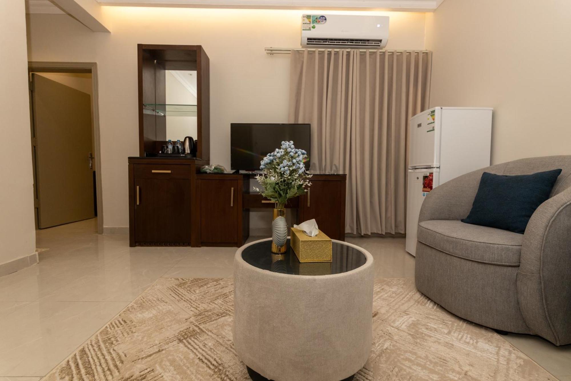 Burj Al Hayat Furnished Suites - Al Malaz Riyadh Bagian luar foto