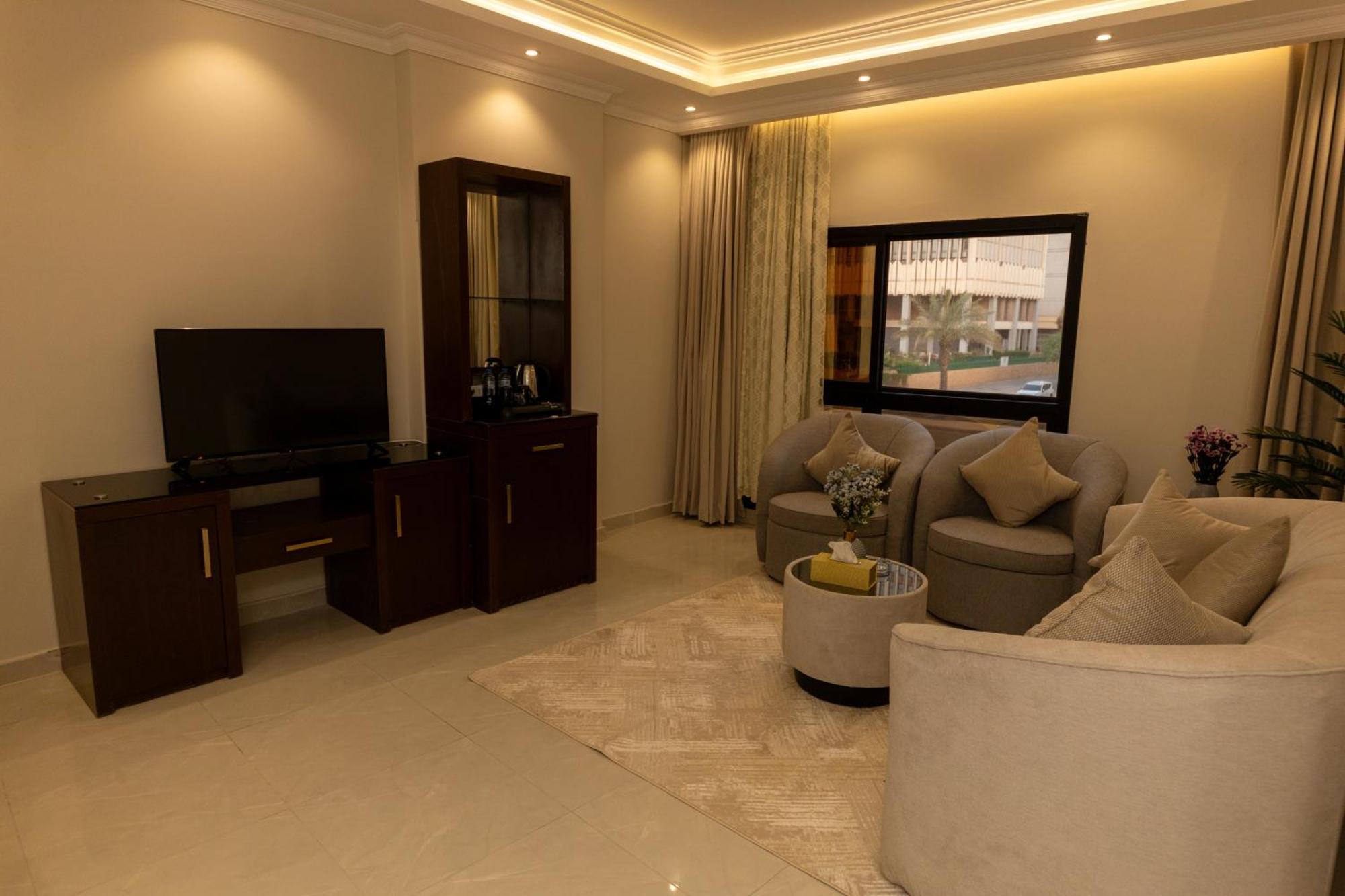 Burj Al Hayat Furnished Suites - Al Malaz Riyadh Bagian luar foto